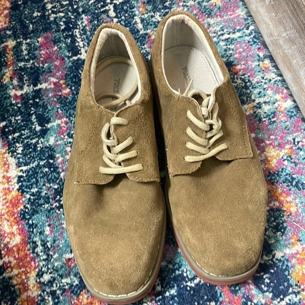 Tucker and Tate suede lace up shoes